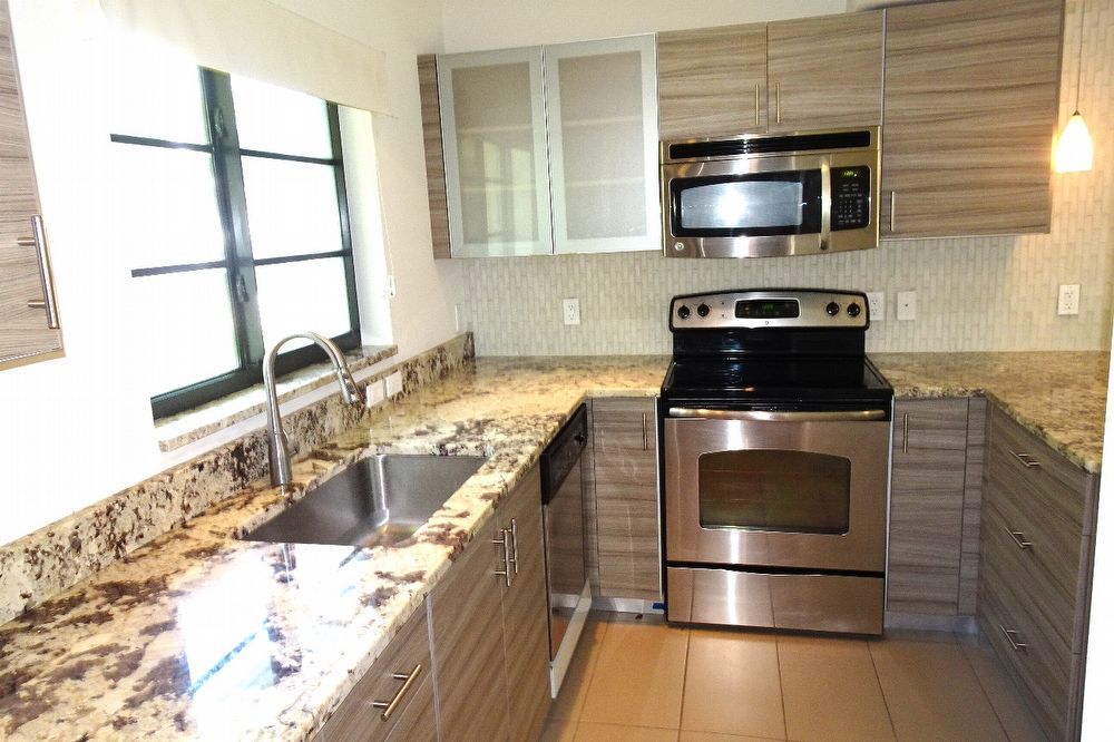 DOWNTOWN LAS OLAS property image