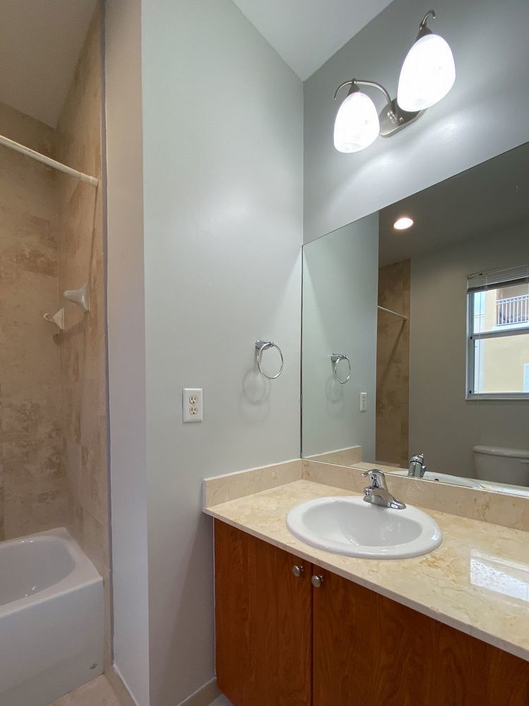 3/3/1 TOWNHOUSE property image