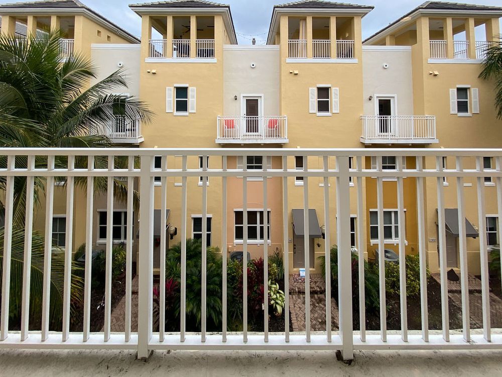 3/3/1 TOWNHOUSE property image