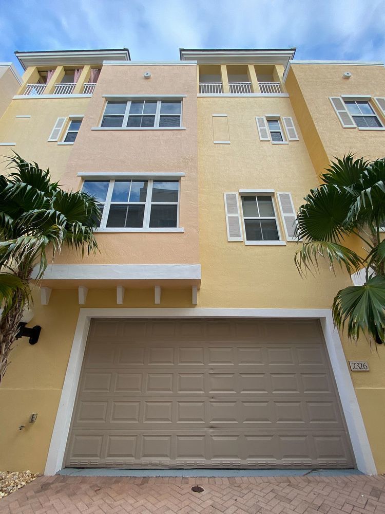 3/3/1 TOWNHOUSE property image