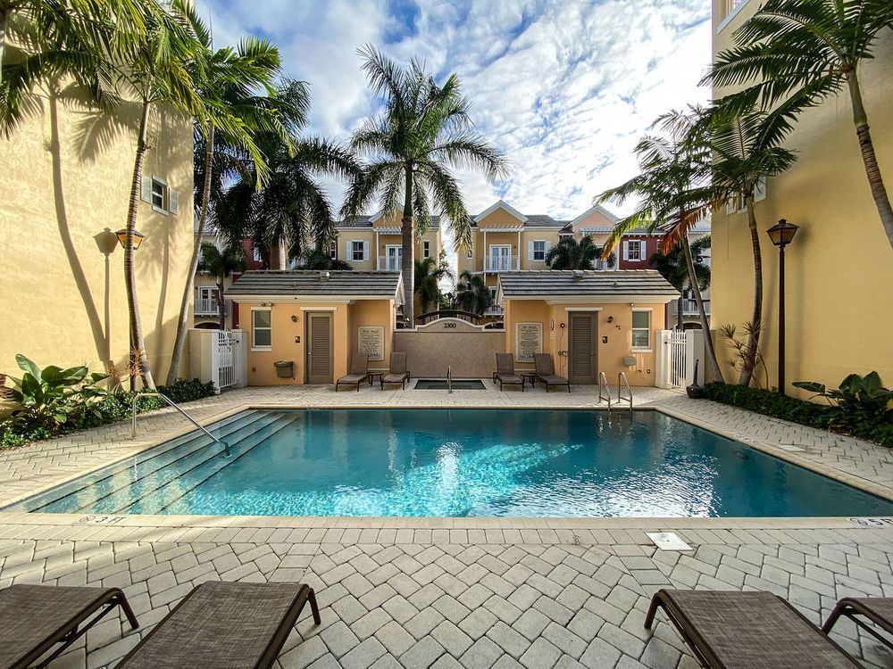 3/3/1 TOWNHOUSE property image