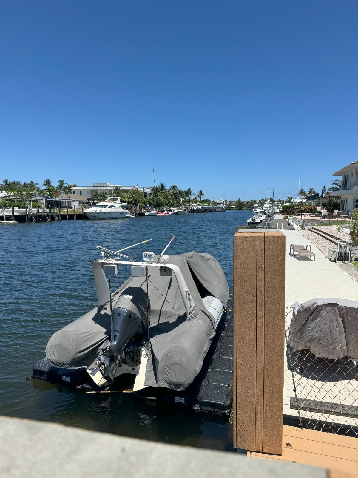 2/2 Spacious Waterfront apt completely remodeled. Shared Pool,laundry hookups,new appliances,large covered patio. property image