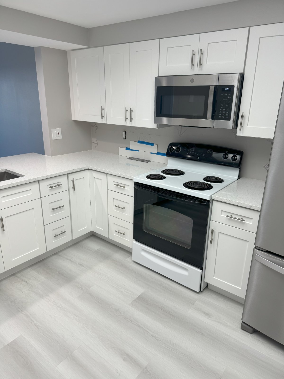 2/2 Spacious Waterfront apt completely remodeled. Shared Pool,laundry hookups,new appliances,large covered patio. property image