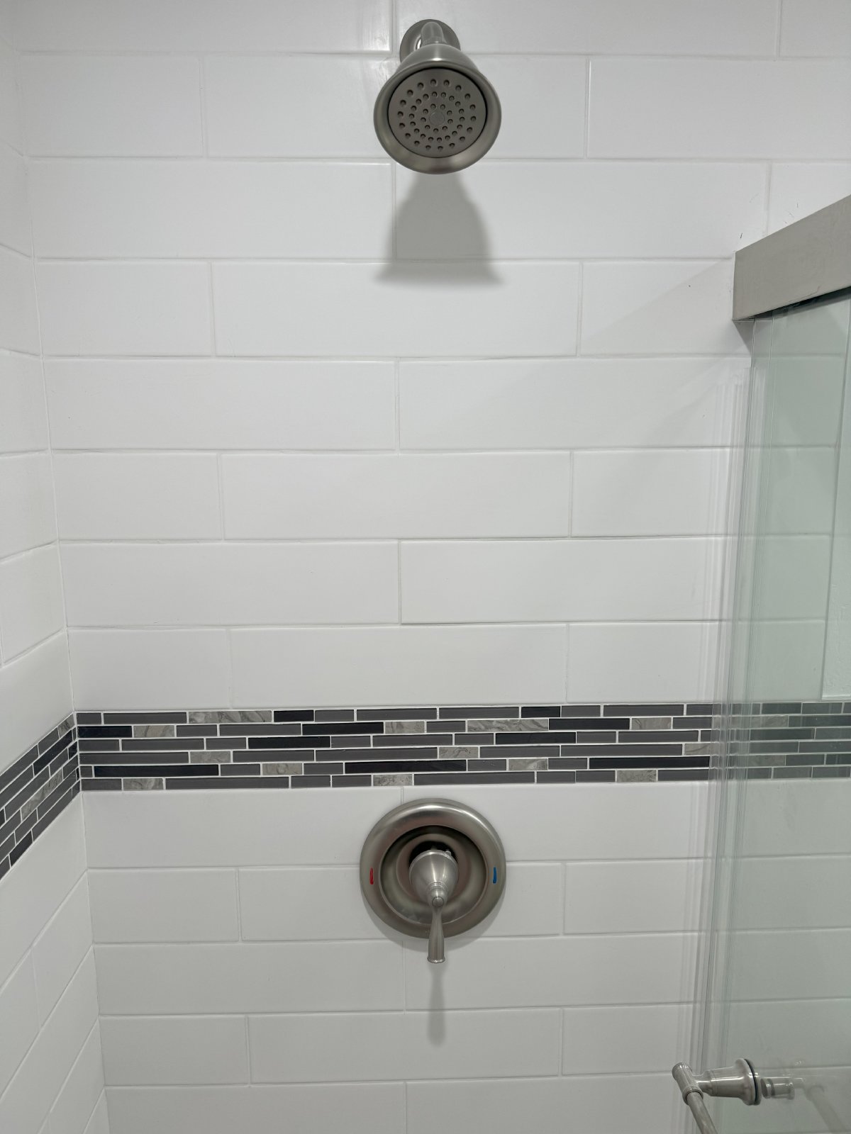 2/2 Spacious Waterfront apt completely remodeled. Shared Pool,laundry hookups,new appliances,large covered patio. property image