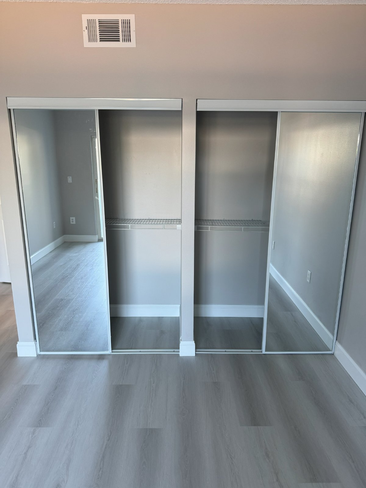 2/2 Spacious Waterfront apt completely remodeled. Shared Pool,laundry hookups,new appliances,large covered patio. property image