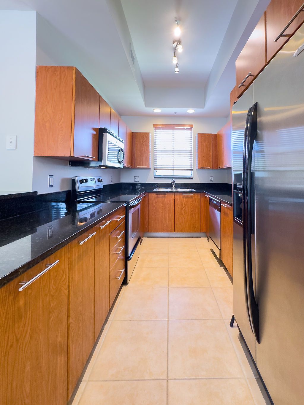LIGHTHOUSE POINT-GATED COMMUNITY (BENNEMANN VINT-07-2313) property image