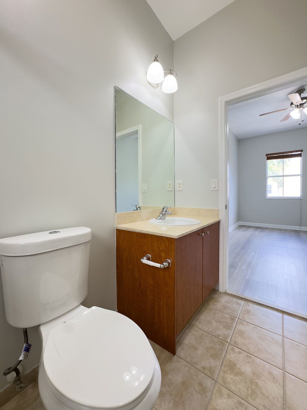 LIGHTHOUSE POINT-GATED COMMUNITY (BENNEMANN VINT-07-2313) property image
