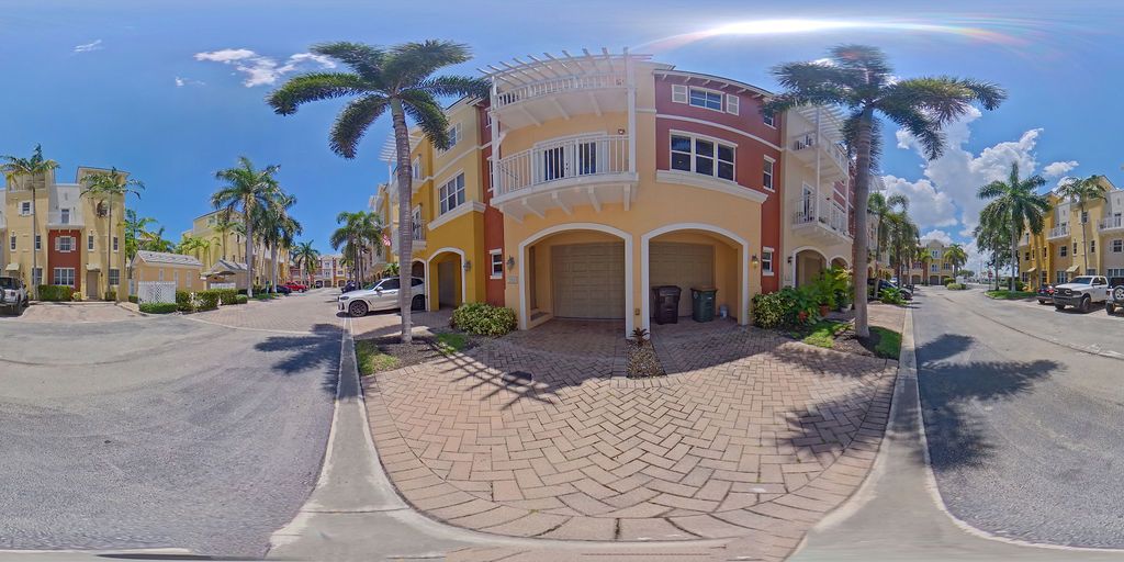 LIGHTHOUSE POINT-GATED COMMUNITY (BENNEMANN VINT-07-2313) property image