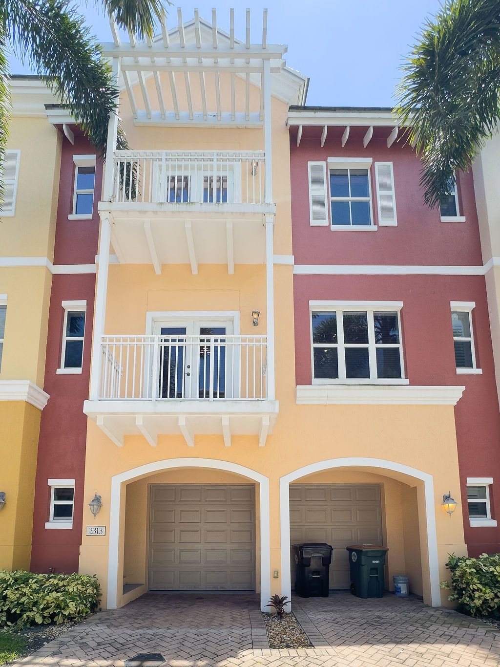 LIGHTHOUSE POINT-GATED COMMUNITY (BENNEMANN VINT-07-2313) property image