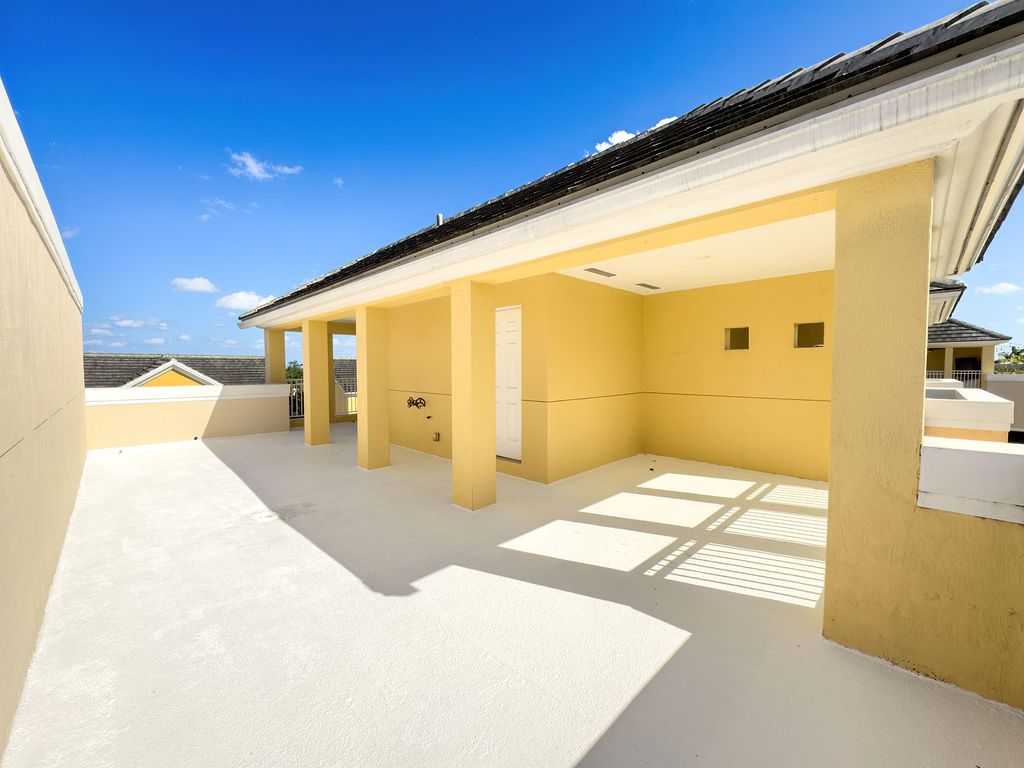 VINTAGE AT LIGHTHOUSE POINT property image