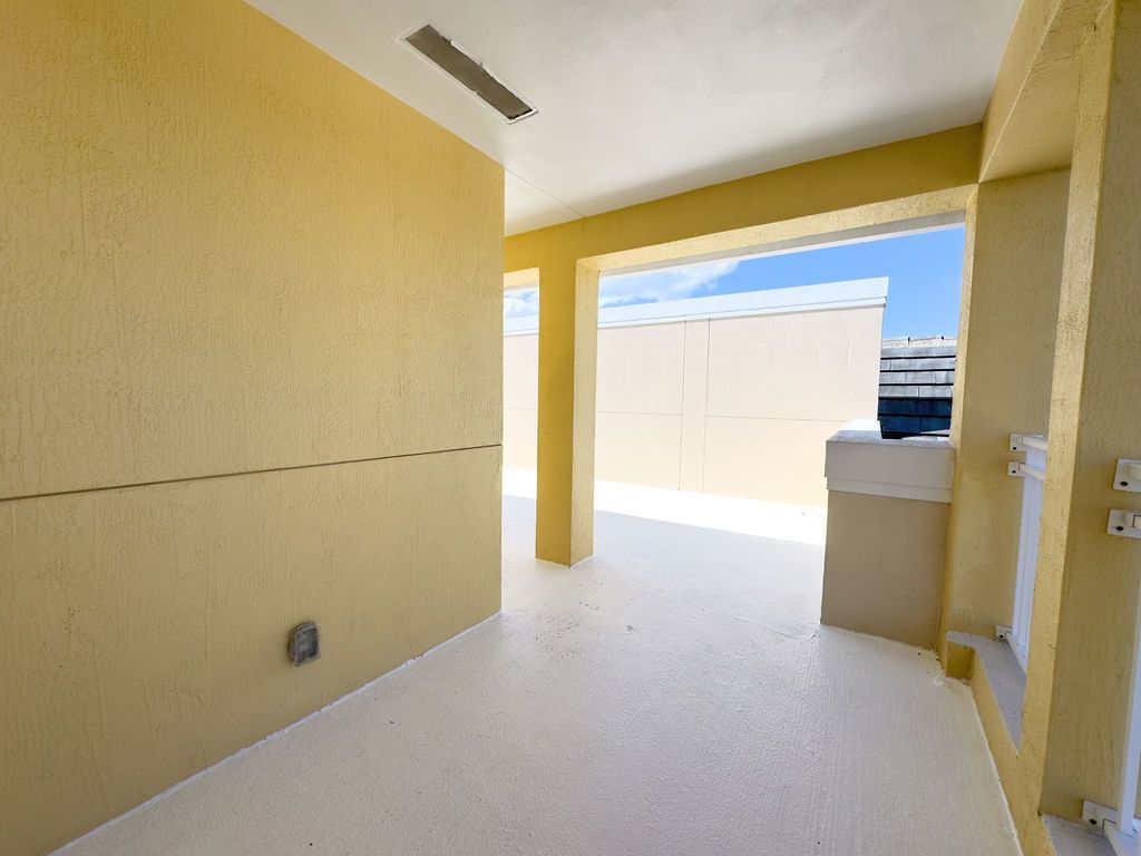 VINTAGE AT LIGHTHOUSE POINT property image