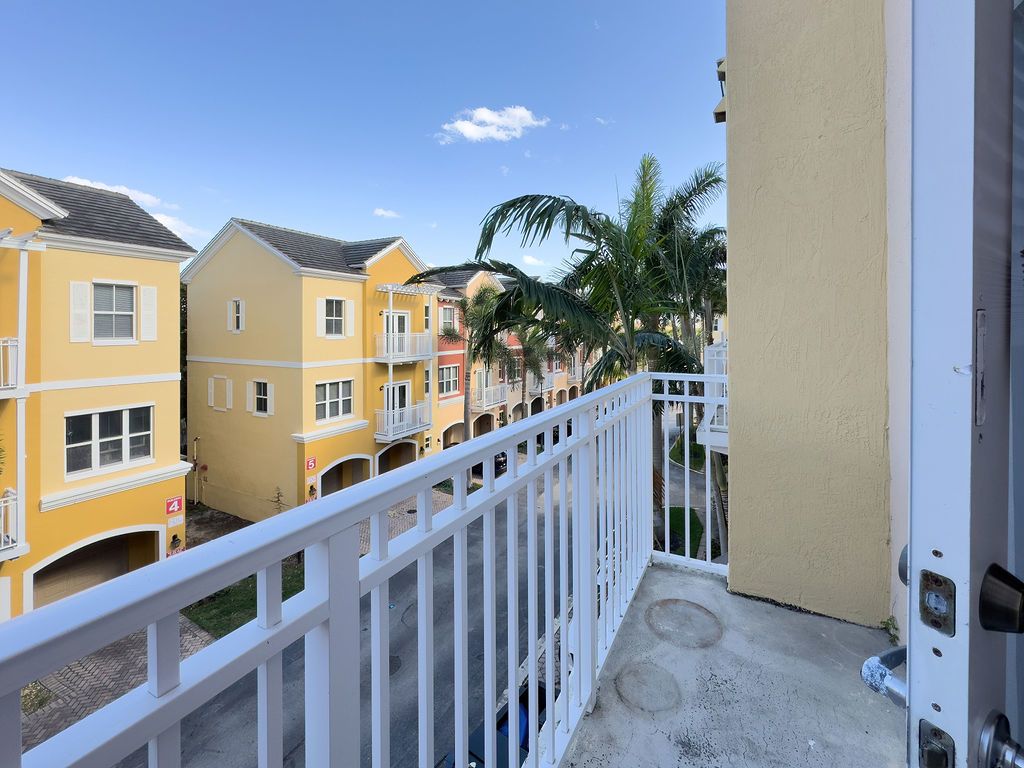 VINTAGE AT LIGHTHOUSE POINT property image
