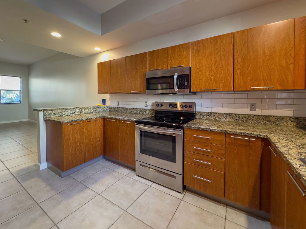 VINTAGE AT LIGHTHOUSE POINT property image