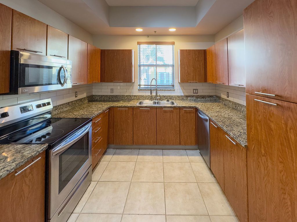 VINTAGE AT LIGHTHOUSE POINT property image