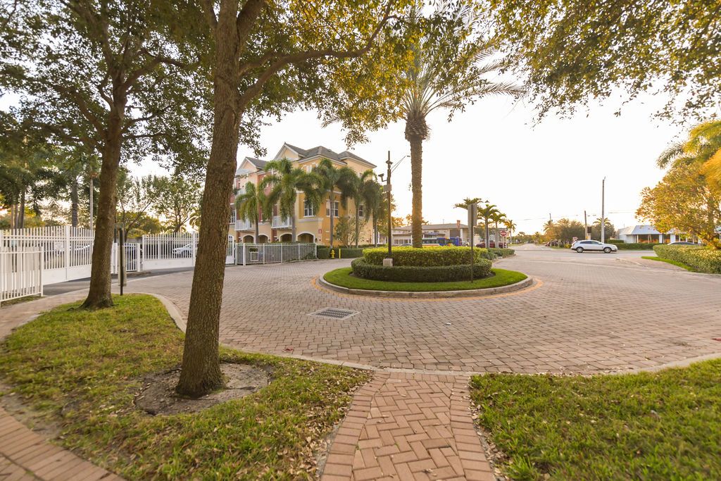 VINTAGE AT LIGHTHOUSE POINT property image
